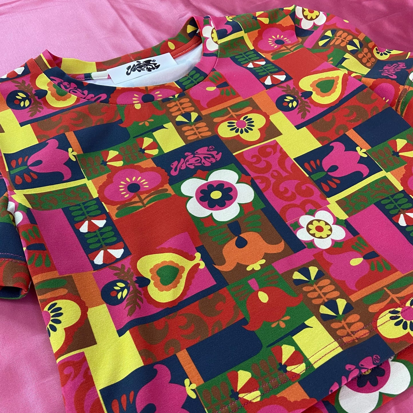 "Colorful Flower" Crop Shirt