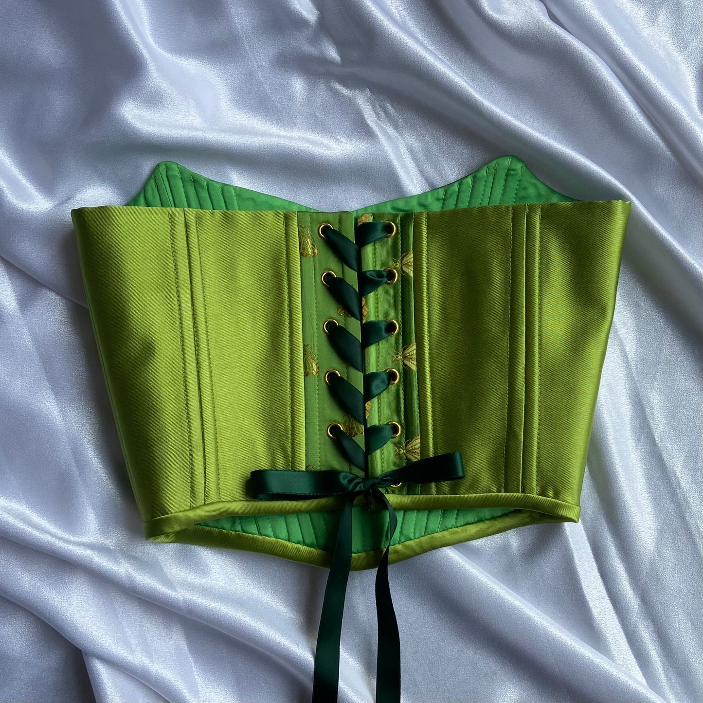 Lime Queen Bee