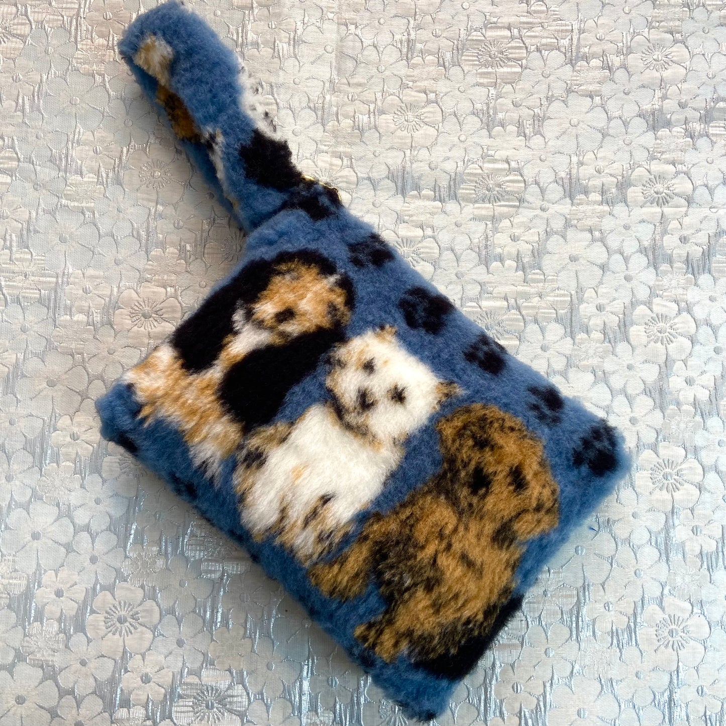 'Doggies Hanging Out' Pouch
