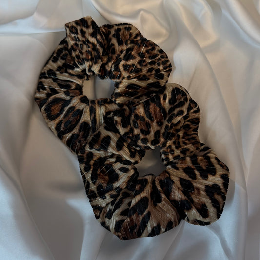 Nude Leo Velvet Scrunchy