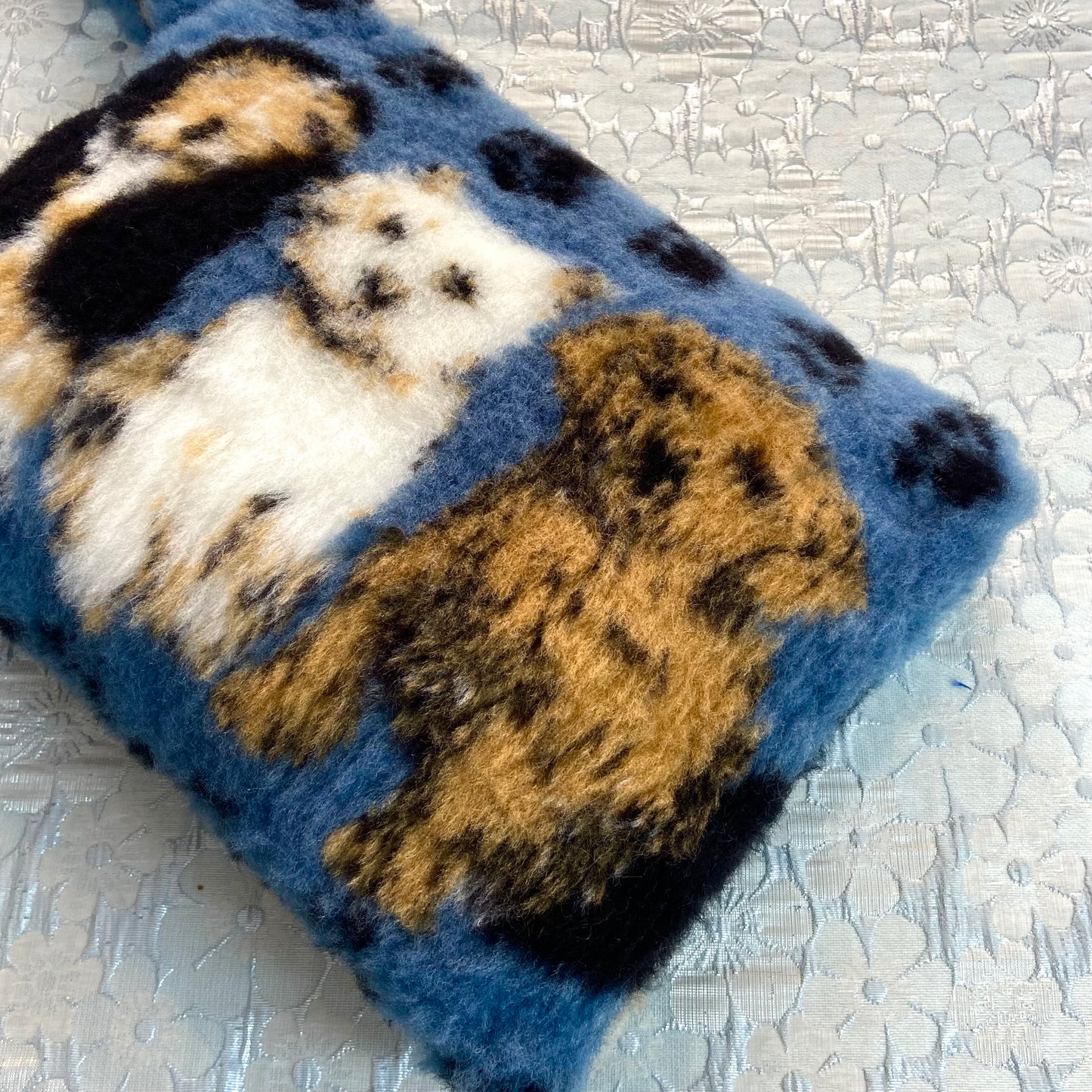 'Doggies Hanging Out' Pouch