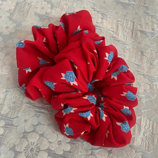 Red Roses Scrunchy